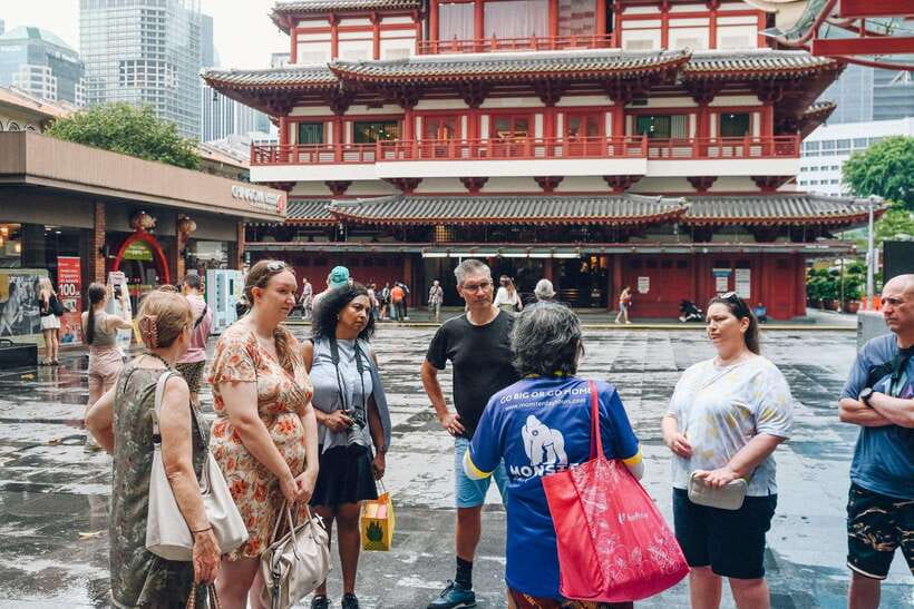 Singapore: Local Hawker Food Tour with Tastings - Sago Street and Buddha Tooth Relic Temple: eating with context, not just calories