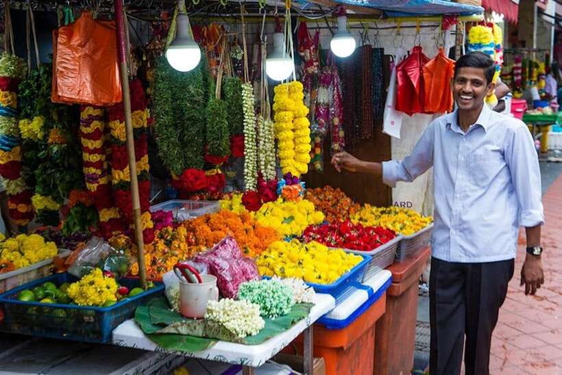 Singapore: Local Street Food Tasting Tour - Why Singapore’s ethnic quarters taste better with a guide