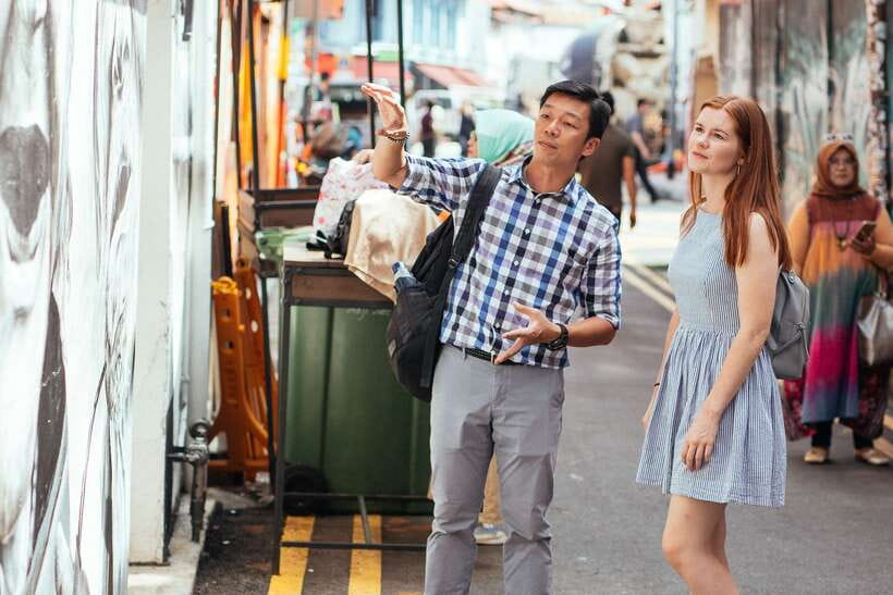 Singapore: Private Food Tour – 10 Tastings with Locals - Chinatown’s Elderly Corner: Where the Meal Meets Daily Life