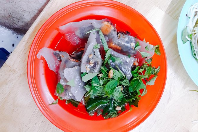 Small Group Hanoi Street Food Tour with a Real Foodie - Street Food in the Old Quarter: Why This Walk Works