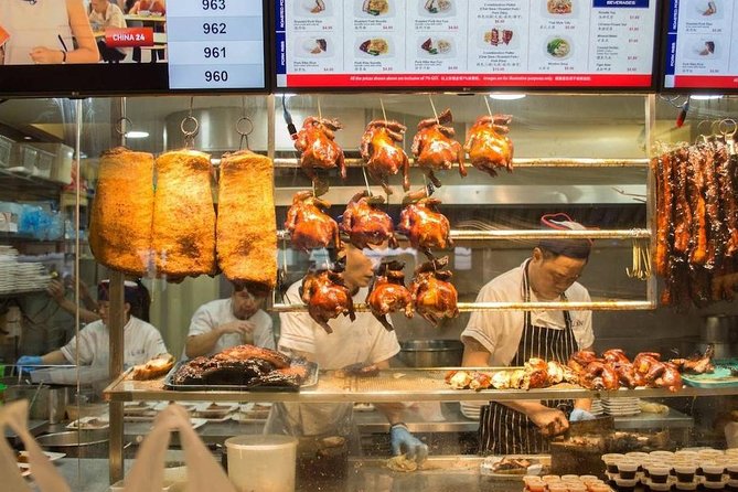 Small Group: Michelin and Local Hawker Food Tour with 9 tastings - How you get Michelin-level food without playing line-queue roulette