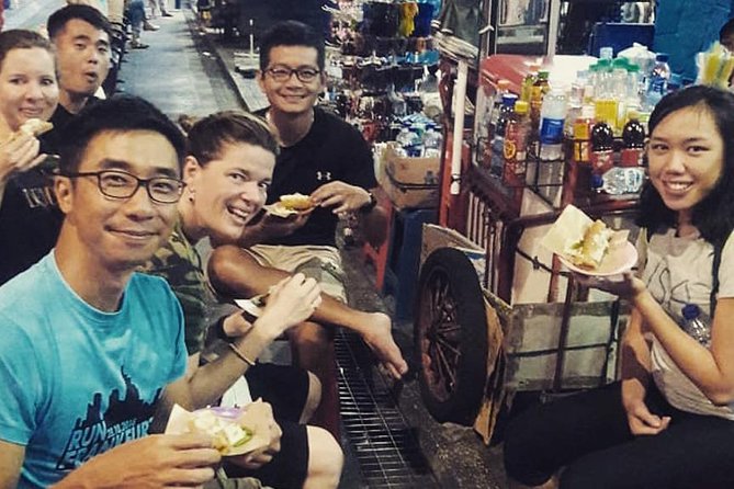 Small-Group Walking and Food Tour by Night in Yogyakarta - Malioboro Street Snacks: Coffee and Local Picks Without Guesswork