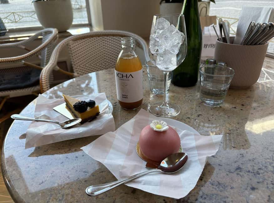 Stockholm: Old Town Food Tour of 7 Locals Favorites Tastings - Gamla Stan stops: royal landmarks, old streets, and classic Swedish flavors