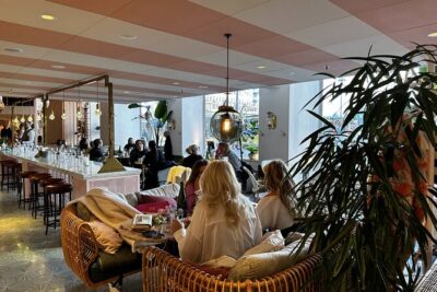 Stockholm Small Group Food Tour with 7 Classic Food Tastings - Gamla Stan and Riddarholmen: candy-making plus the secret dish moment