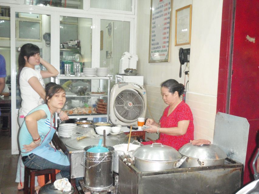 Street Food Tour Hanoi and Train Street Experience - Coffee and tea stops: why timing matters in Hanoi