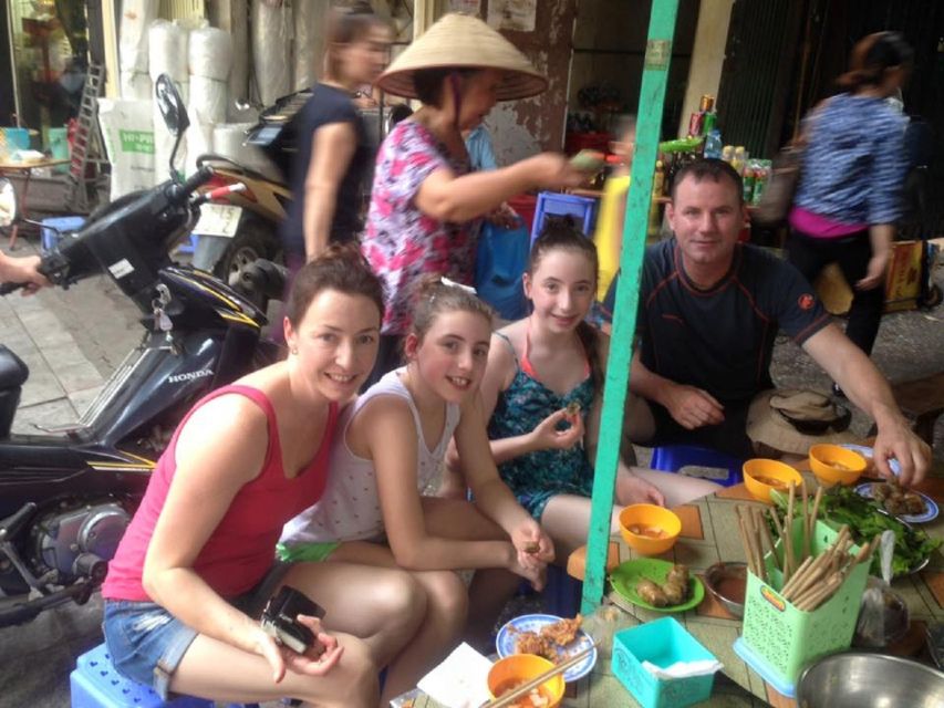 Street Food Tour Hanoi and Train Street Experience - Meeting at 31 Lò Sũ: starting in the center of the action