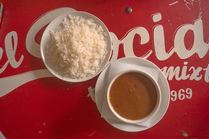 Street Food Tour in Medellín with Tastings - Stop 1: Parque El Poblado and the warm-up snack logic