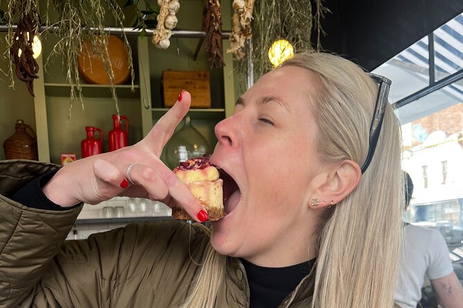 Street Food Tour in Melbourne's Inner North - Stop 4: Collingwood’s Vegan Restaurant, Local Bakery, Bookstore, and Cheesecake Sampling