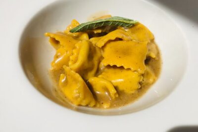 StreetFood D'Luxe Experience: Tastes of Turin | Semi-Private - The sweet start: secret locations, iconic treats, and local spirits