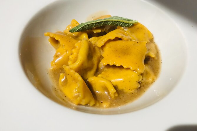 StreetFood D'Luxe Experience: Tastes of Turin | Semi-Private - The sweet start: secret locations, iconic treats, and local spirits