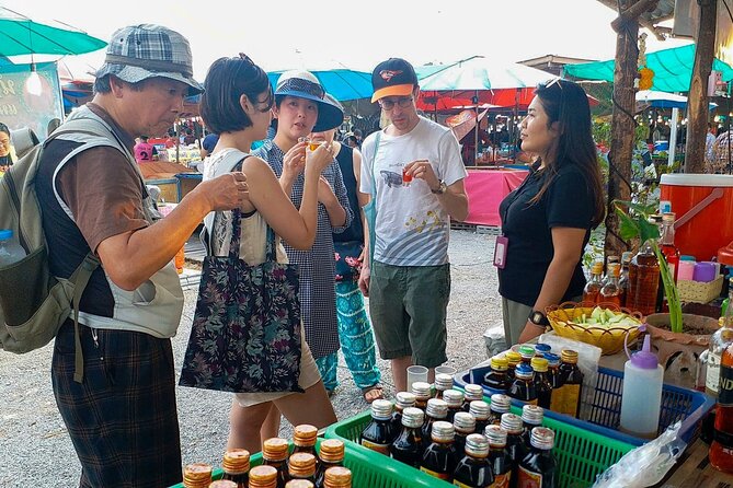 Sunset Local Eats Food Tour in Hua Hin - The guide factor: English support, humor, and dish backstories