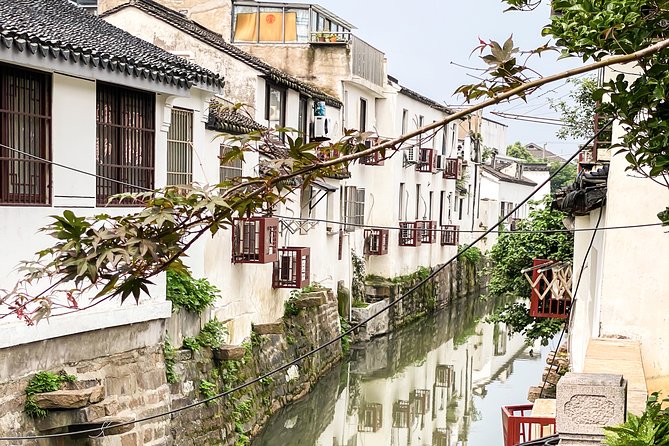 Suzhou Alleyway Walking Food Tour - Bubble wontons and the coffee-house stop