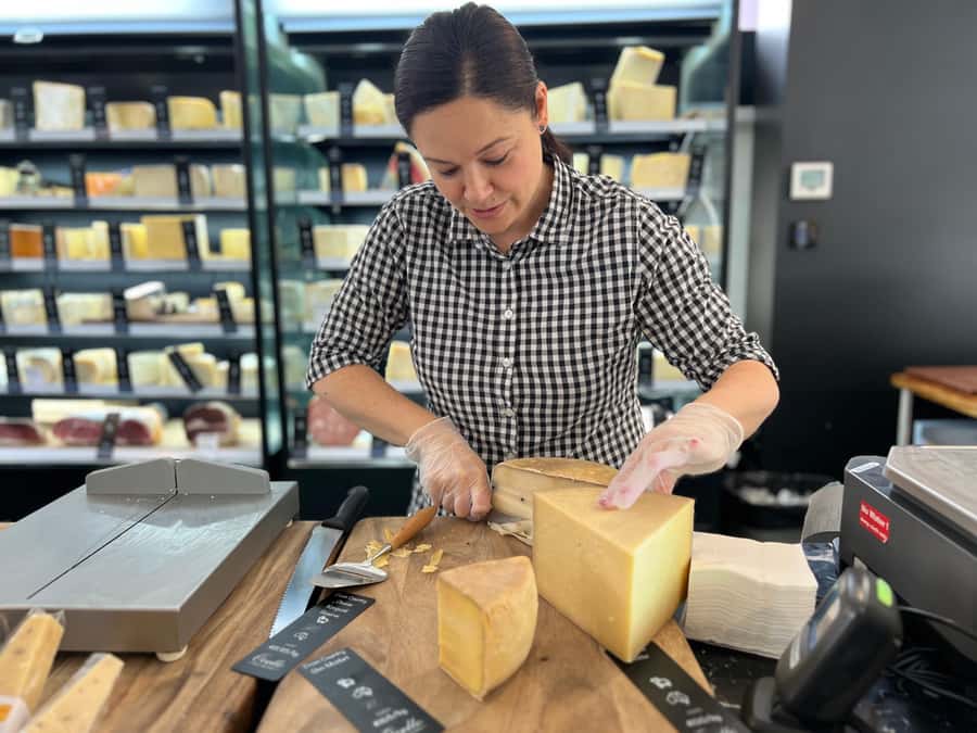 Sydney: Food Tour in Surry Hills with 8 Local Food Tastings - What You’ll Eat and Drink: The 6+ Tastings Lineup
