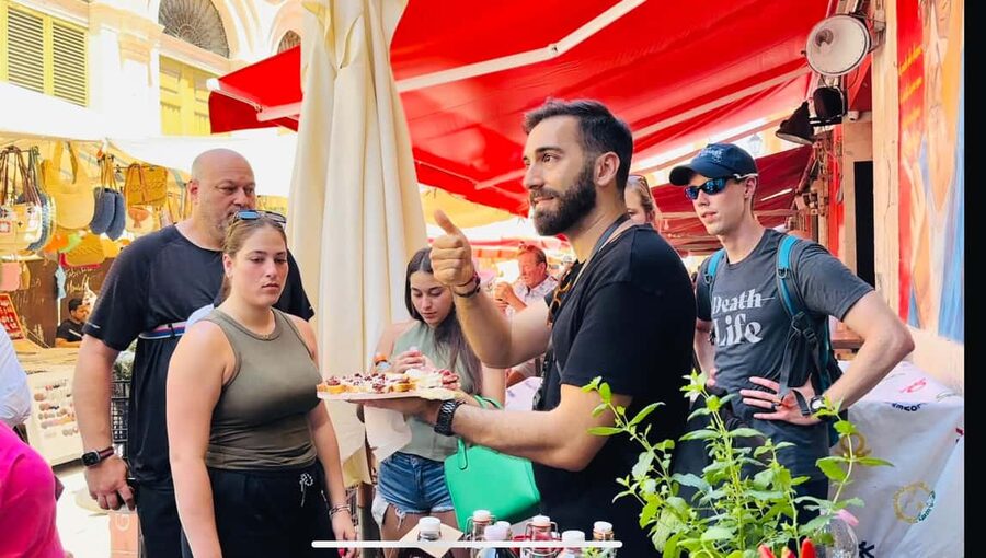 Syracuse: The Street Food Tour in Ortigia with a Local Guide - Piazza Duomo coffee tasting: a quick culture moment