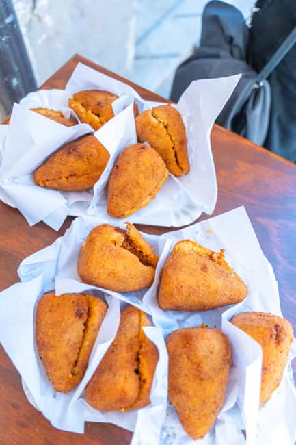 Syracuse: The Street Food Tour in Ortigia with a Local Guide - Via della Giudecca street food: regional bites in the right lanes