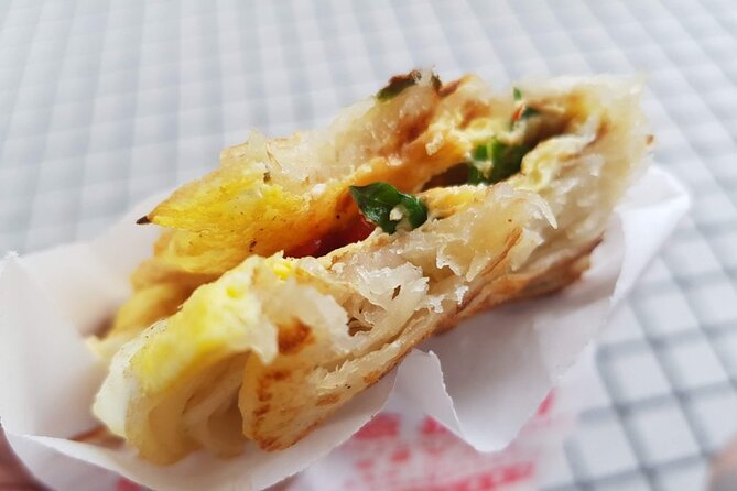 Taipei Hidden Eats, Market & Street Food Tour with 8+ Tastings - Yongkang Street Food Crawl: Comfort Food Meets Bubble Tea