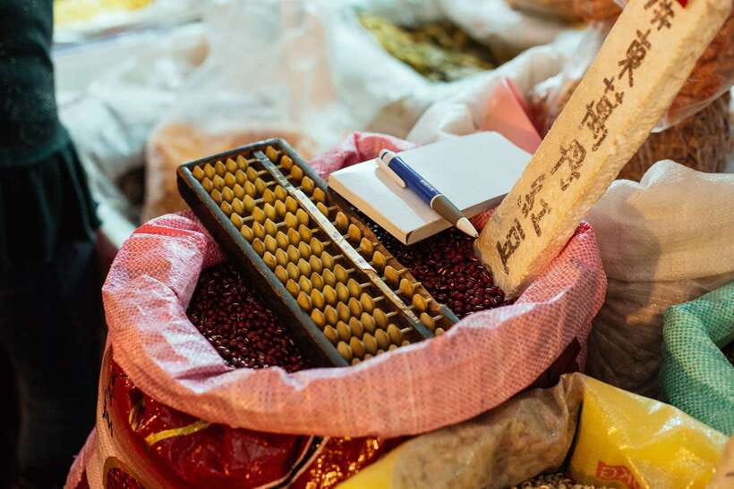 Taipei: Private Food Tour – 10 Tastings with Locals - Logistics that matter: walking, no pickup, and the shoes decision