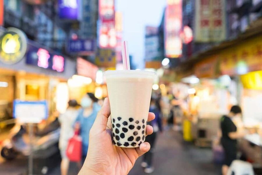 Taipei: Street Food & Hidden Eats Night Market Food Tour - Shida Night Market: pork soup bun energy to start strong