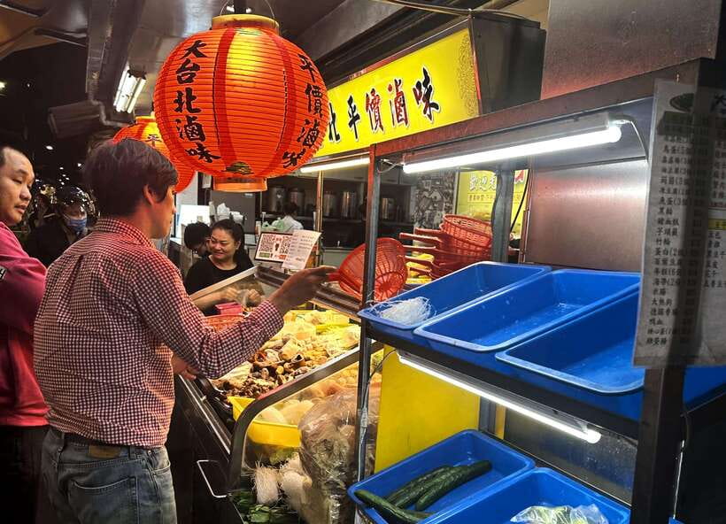 Taipei: Street Food & Hidden Eats Night Market Food Tour - Who this tour suits best (and who should think twice)