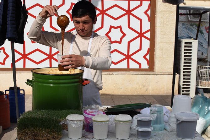Tashkent Vegan Street Food Tour - Alay Bazaar (Oloy Market): lunch food for real school schedules