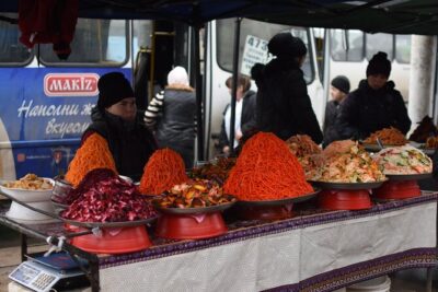 Tashkent Vegan Street Food Tour - Khadra’s narrow lanes: slower streets, more local texture