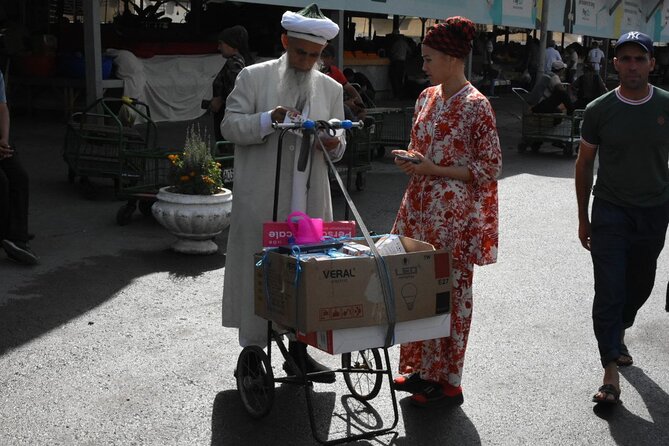 Tashkent Vegan Street Food Tour - Pickup, small group size, and pacing that won’t wear you out