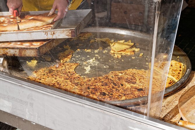 Taste Genoa: A Full Meal Walking Food Tour by Do Eat Better - Stop 4: Piazza Raffaele De Ferrari Sweet Finish (Gelato or Dessert)