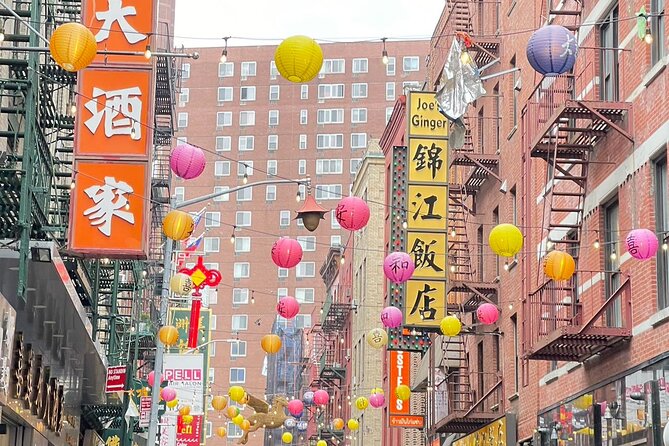Taste of Chinatown, Little Italy New York Culture and Food Tour - The Quick Photo Stops: Lin Zexu Monument and Other Chinatown Landmarks