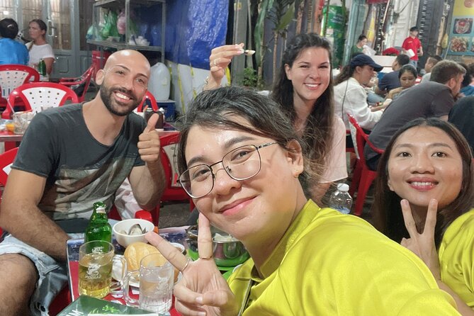 Taste of Saigon: Local Street Food Tour - Getting your bearings fast at Ben Thanh Market
