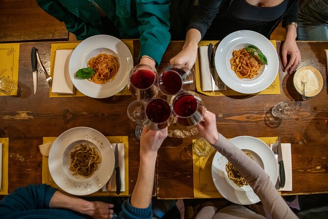 Taste the Flavours of Florence: Private Tuscan Food Tour - First-night friendly: a 6:00 pm flow through Florence