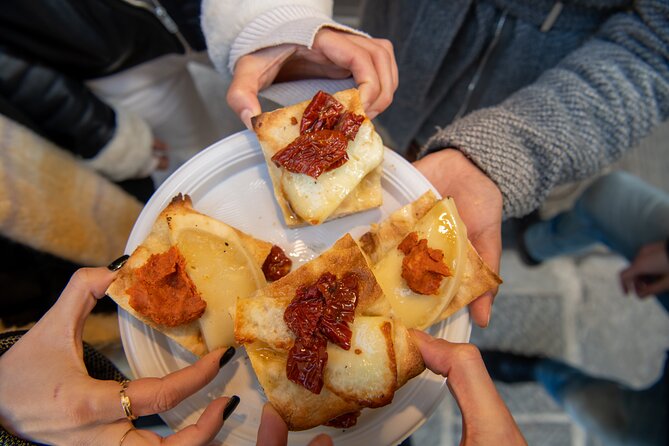 Taste the Flavours of Florence: Private Tuscan Food Tour - Practical planning: meeting point, walking comfort, and finishing in Santa Croce