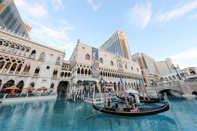 Taste the Vegas Strip: A Local’s Food Tour Experience - The 1.5-Mile Strip Walk: Sightseeing That Explains What You’re Seeing