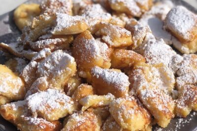 Taste Vienna: A Full Meal Walking Food Tour by Do Eat Better - Where you meet near the Hofburg and how the 3.5-hour pace works