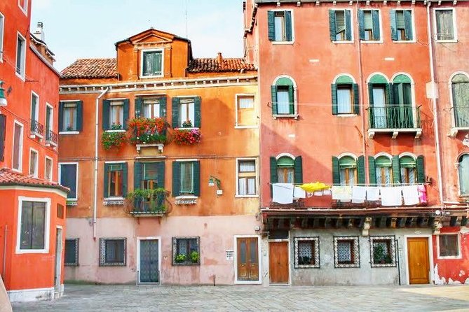 Tasty Street Food Tour of Venice City Center with Cicchetti & Local Specialties - Campo San Bartolomeo: The Best Part for Cicchetti Fans