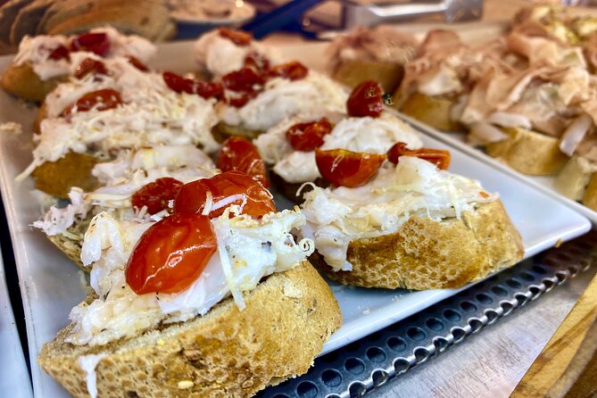Tasty Street Food Tour of Venice City Center with Cicchetti & Local Specialties - Rialto Bridge Start: Where You Get Your Bearings Fast