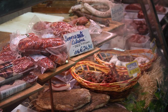 Tasty Trastevere Street Food Tour in Rome from Tiberine Island to Ponte Sisto - Guides make or break it: the names you’ll hear