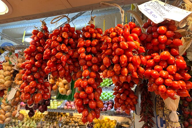Tasty Trionfale Farmers Market Food Tour and Local Wines Tasting - Prati and Borgo: two elegant districts, two different moods