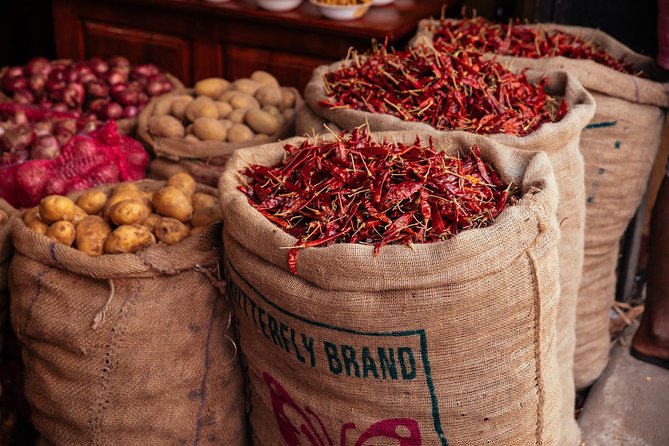 The 10 Tastings of Colombo With Locals: Private Street Food Tour - Old Town Hall and All Saints Church: Fruit, Then Lamprais or Kottu
