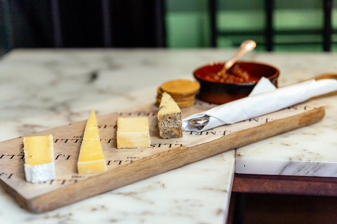 The 10 Tastings of Edinburgh With Locals: Private Food Tour - Logistics That Matter: Meeting Point, Timing, and a Three-Hour Rhythm
