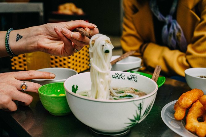 The 10 Tastings of Hanoi With Locals: Private Street Food Tour - Key highlights you’ll actually feel during this tour