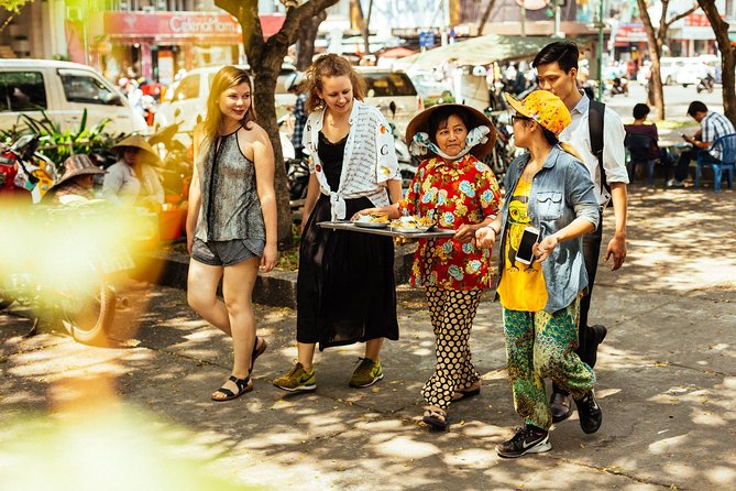 The 10 Tastings of Ho Chi Minh City With Locals: Private Street Food Tour - Timing and comfort: manage the heat like a local