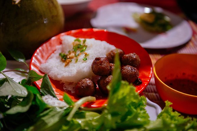 The 10 Tastings of Siem Reap With Locals: Private Street Food Tour - Where You Start: Pokambor Avenue and a Route That Ends Where It Begins