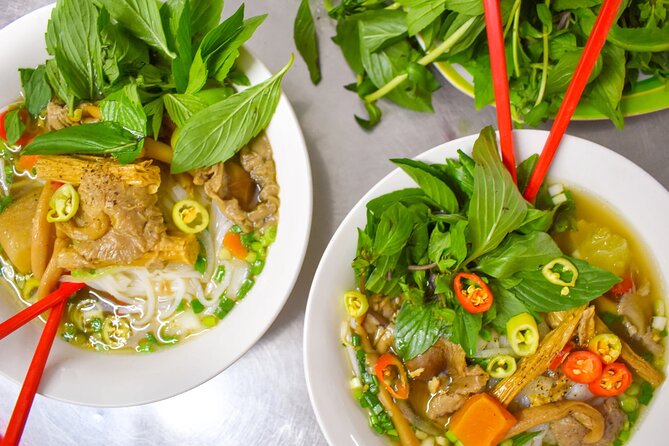 The Coolest Vegan Food Tour by Motorbike in Ho Chi Minh City - Stop 2: Nguyen Thien Thuat apartment buildings for vegan Bun Bo Hue