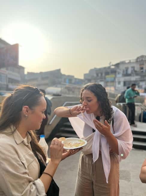 The Great Indian Food Tour: Old Delhi Food and Heritage Walk - What you eat: 11 to 14 items, unlimited supplies, and pacing that works