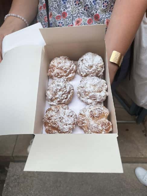 The Ultimate Bordeaux Food Tour: Full Meal & Fine Wines - The cheese and dessert logic: how lunch vs dinner changes what you eat