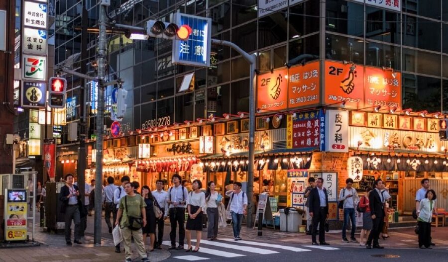 Tokyo: 3-Hour Food Tour of Shinbashi at Night - The sake tasting: how to taste without overthinking it