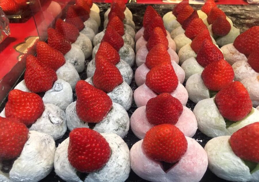 Tokyo: Classic Tsukiji Food Tour - Breakfast at a local restaurant: what the included meal usually feels like