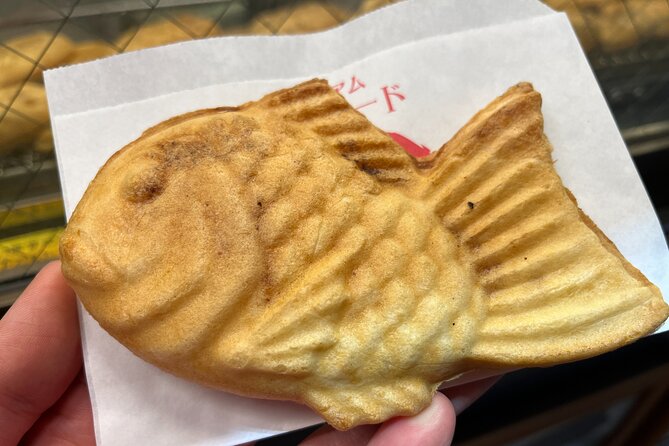 Tokyo Local Food Tour: Noodles, Skewers, Dumplings, Sweets - Stop 2: Gyoza-style dumplings and drinks (about 30 minutes)