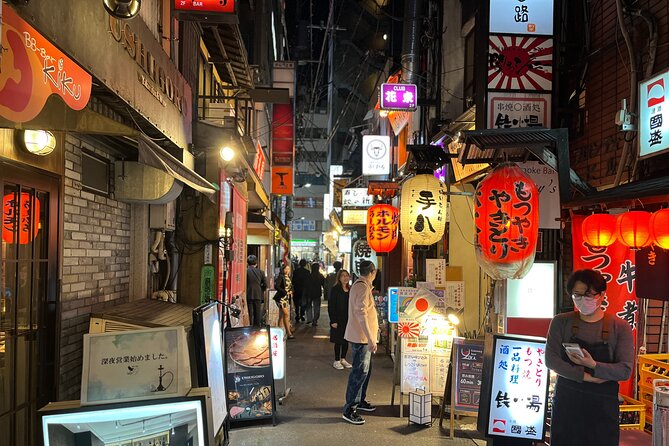 Tokyo Local Food Tour: Noodles, Skewers, Dumplings, Sweets - Stop 5: Taiyaki-style fish cake sweet (about 10 minutes)