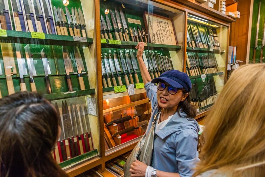 Tokyo: Tsukiji Fish Market Food and Culture Walking Tour - Stop 1: Your First Taste of the Outer Market (About 30 Minutes)